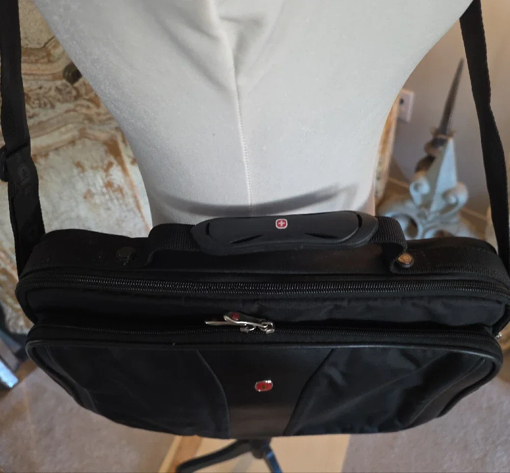 SwissGear Black Laptop Briefcase - Professional Travel Messenger
